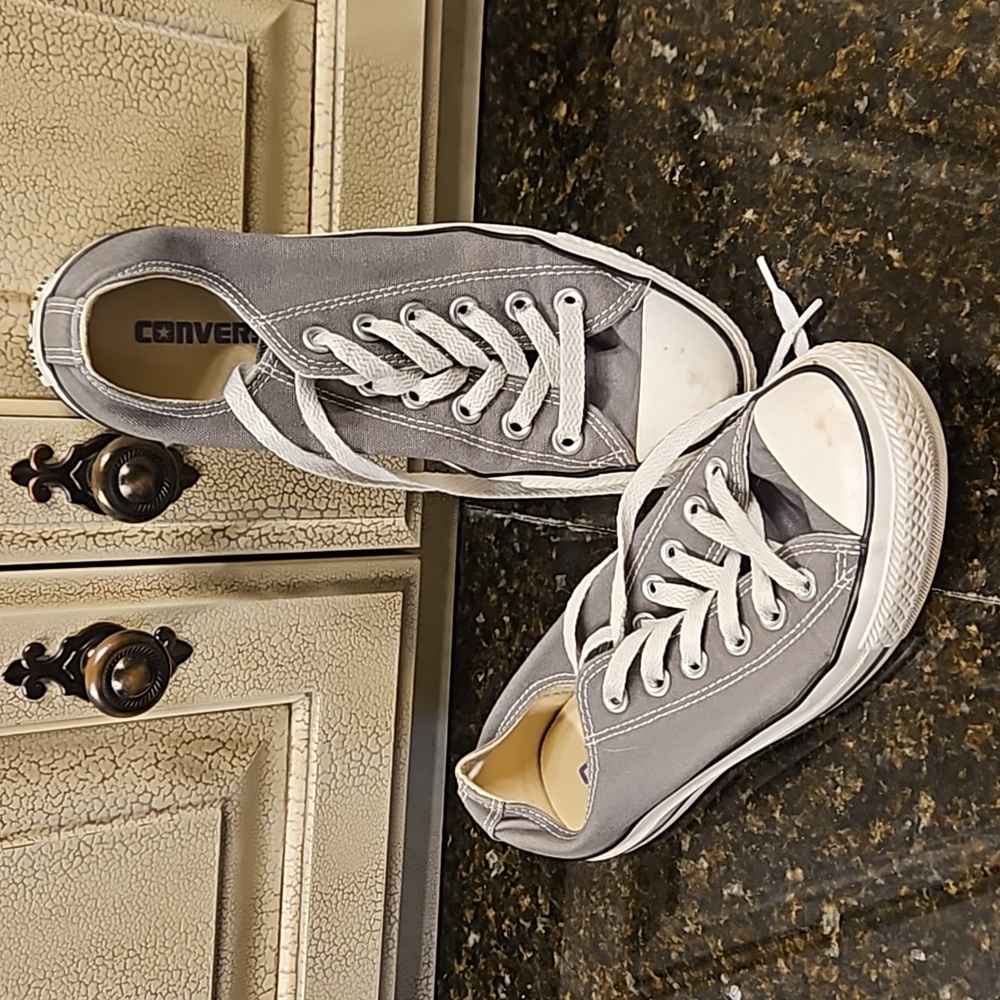 GUC Grey Converse shoes